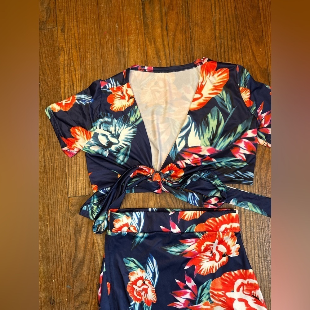 Womens small floral 2piece cropped top w/ long maxi skirt, beach vacation outfit - Picture 4 of 8